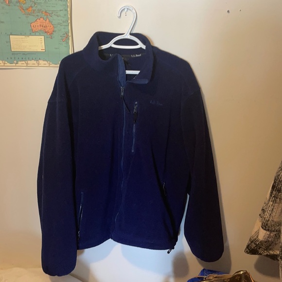 L.L BEAN fleece! Beautiful nazy color! Size L-XL - Picture 1 of 3